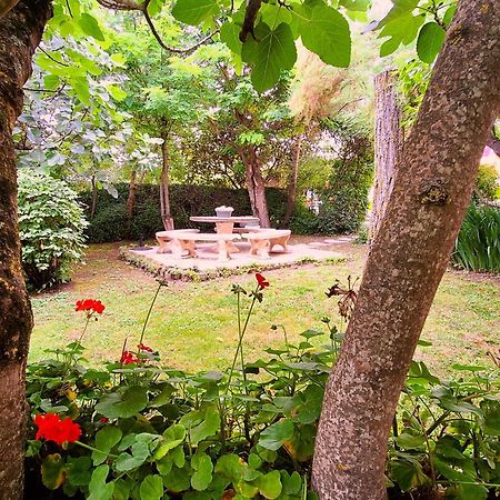 La Maison Du Soleil Saint-Gauderic Buitenkant foto