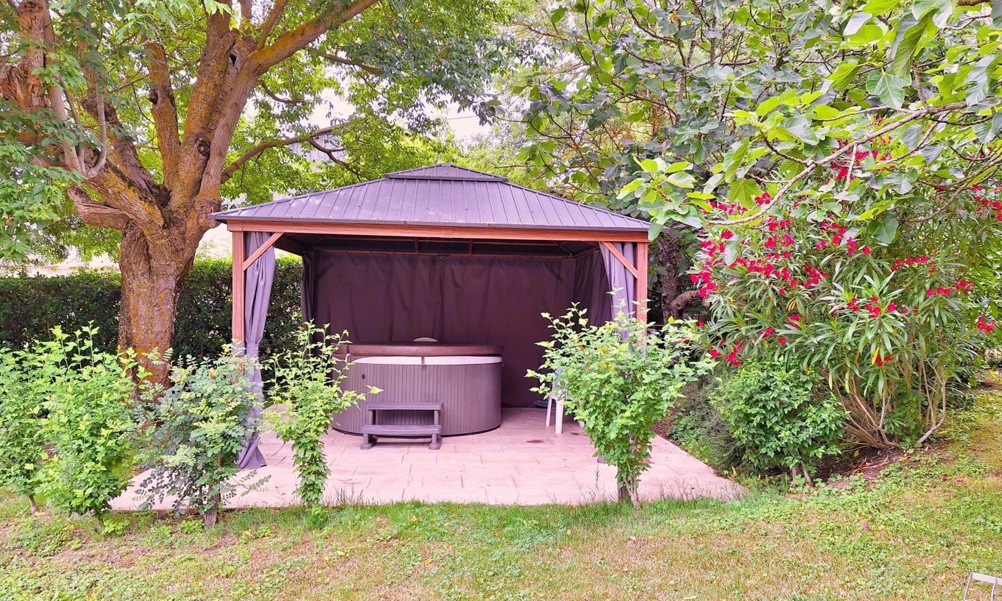 La Maison Du Soleil Saint-Gauderic Buitenkant foto